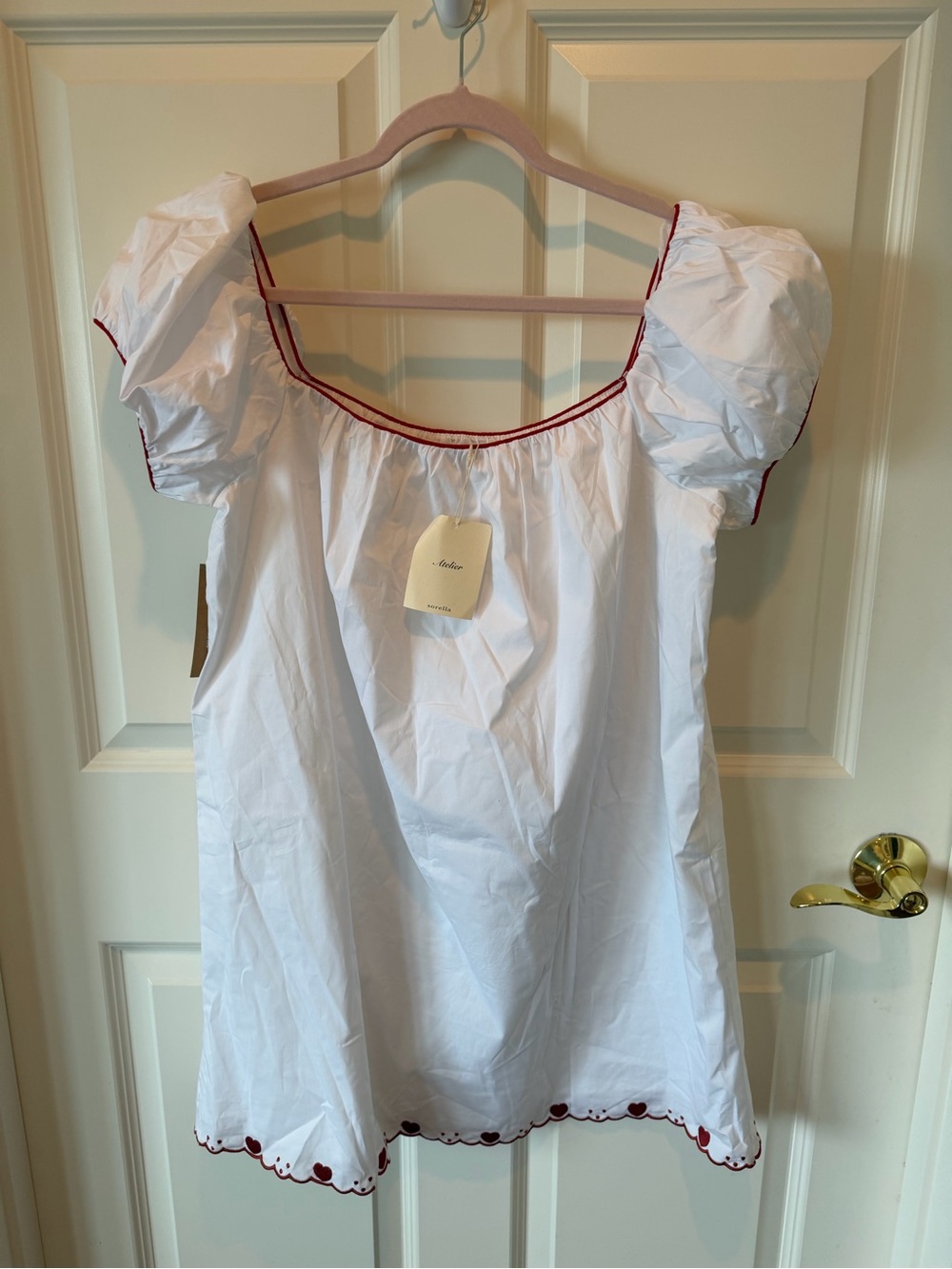 Few Moda Sorella Nya White Puff-Sleeve Mini Dress with Red Trim - Picture 6 of 7